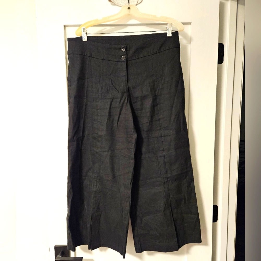 Black Wide-Leg Cropped Pants